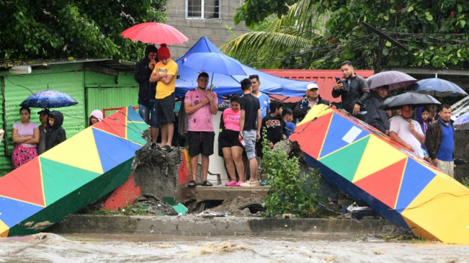 Temp&ecirc;te tropicale au Honduras: deux morts et plus de 120.000 sinistr&eacute;s 

