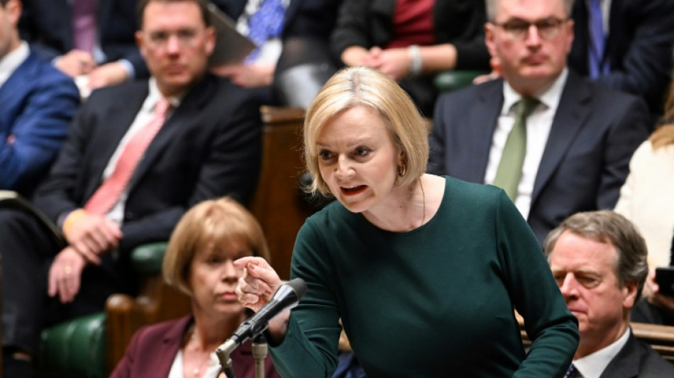 Britische Premierministerin entschuldigt sich f&uuml;r "Fehler"