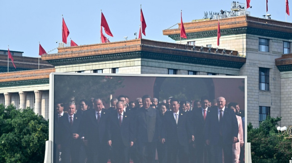 Xi begrüßt Putin und Kim vor Militärparade in Peking