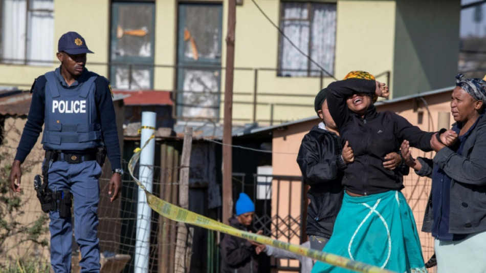 Al menos 19 muertos en Sud&aacute;frica en dos tiroteos en bares