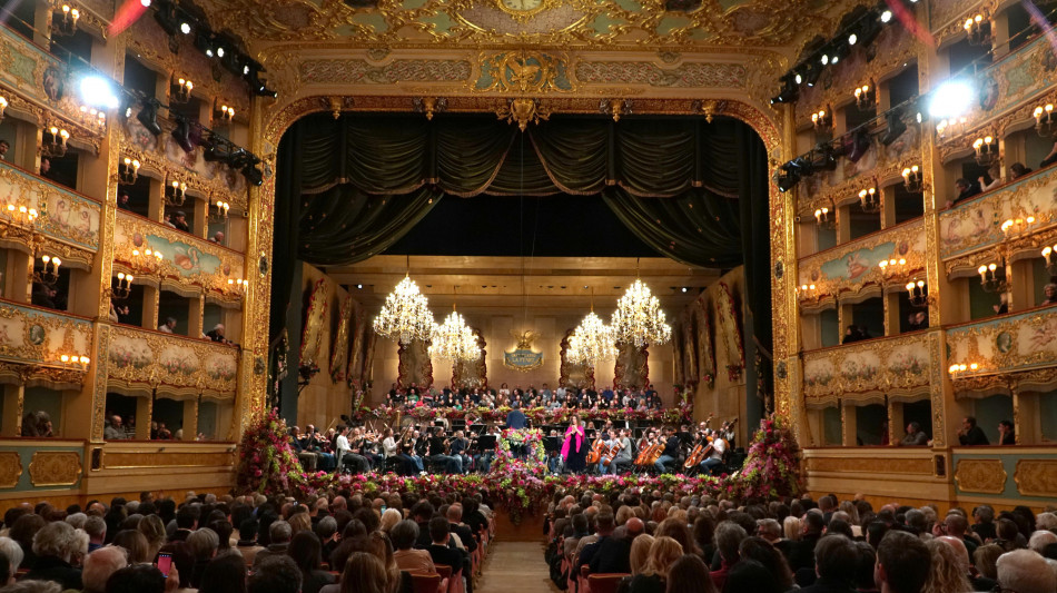 Brugnaro, il welfare sospeso a lavoratori della Fenice arriver&agrave; con calma