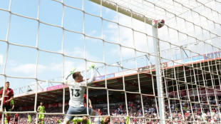 Casemiro strikes as Man Utd eye Champions League