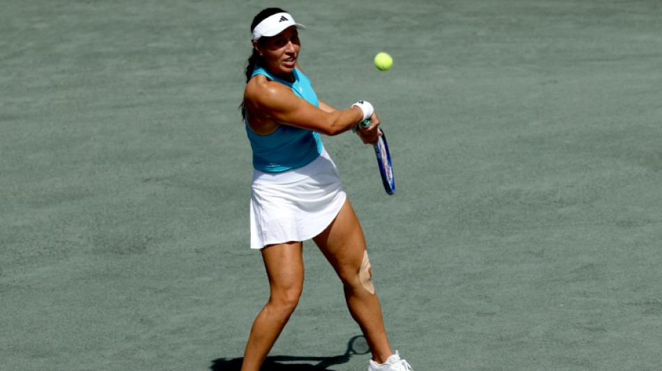Pegula reaches WTA Charleston semis with latest three-setter