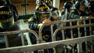 Per&ugrave;, almeno un morto e 47 feriti allo stadio di Lima