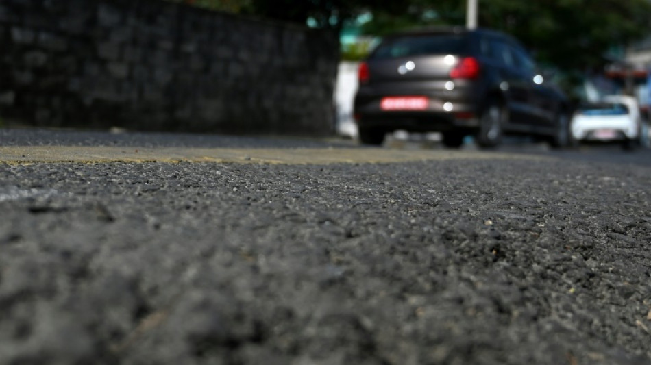 Nepal explora pavimentar carreteras con pl&aacute;stico de desecho