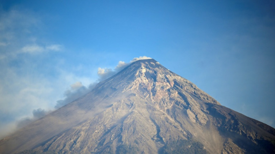 Los evacuados retornan a los poblados tras la erupci&oacute;n de un volc&aacute;n en Guatemala