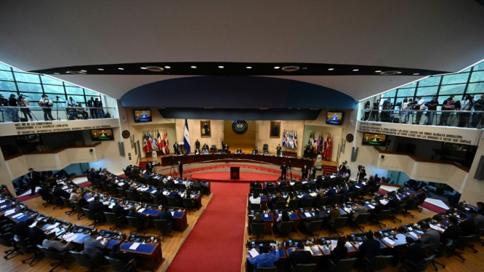 El Congreso de El Salvador disminuye de 262 a 44 los municipios del pa&iacute;s
