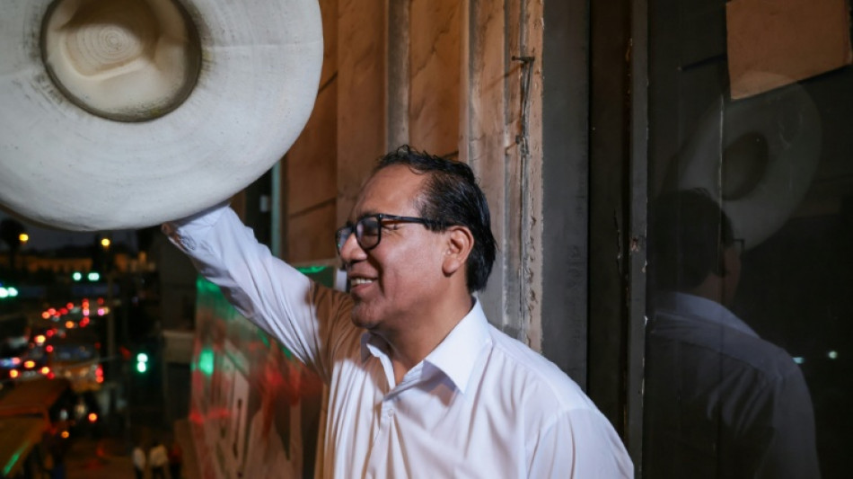 Pr&eacute;sidentielle au P&eacute;rou : Sanchez, candidat de gauche radicale, en position d'affronter Fujimori au second tour