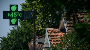 Canicule: 14 départements en alerte rouge, la chaleur s'étend