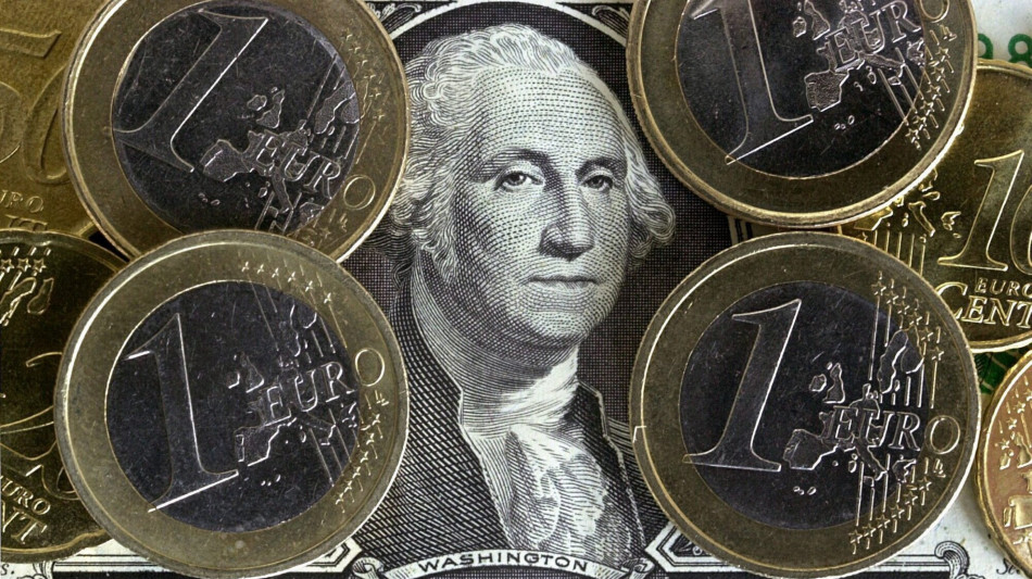L'euro &egrave; stabile, a 1,0824 dollari
