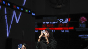 Borsa: l'Asia tira il fiato con Wall Street, oro senza freni
