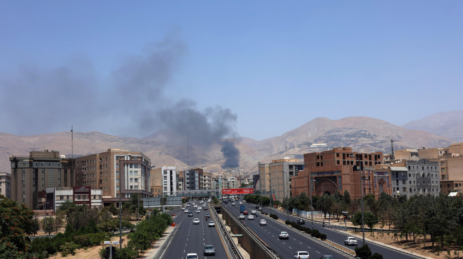 Media Iran, 'difese aeree attive ad alto livello a Teheran'