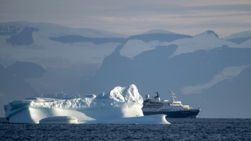 Climat, tourisme, pollution: le chasseur inuit cern&eacute; de partout 