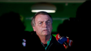 Bolsonaro p&otilde;e popularidade &agrave; prova em ato contra suspeitas golpistas