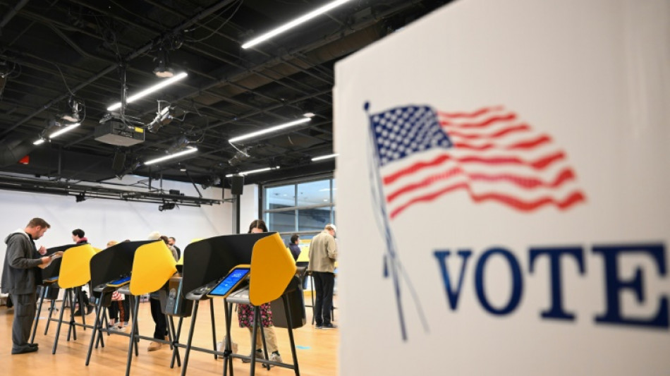 Les Am&eacute;ricains ont commenc&eacute; &agrave; voter pour des &eacute;lections de mi-mandat cruciales