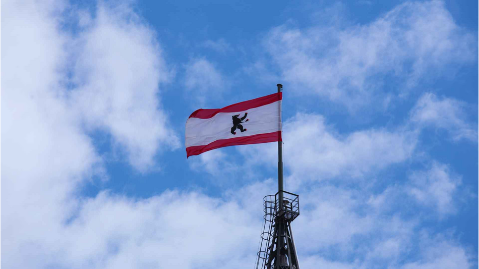 Skandal: Ausländerbehörde Berlin ignoriert Urteil